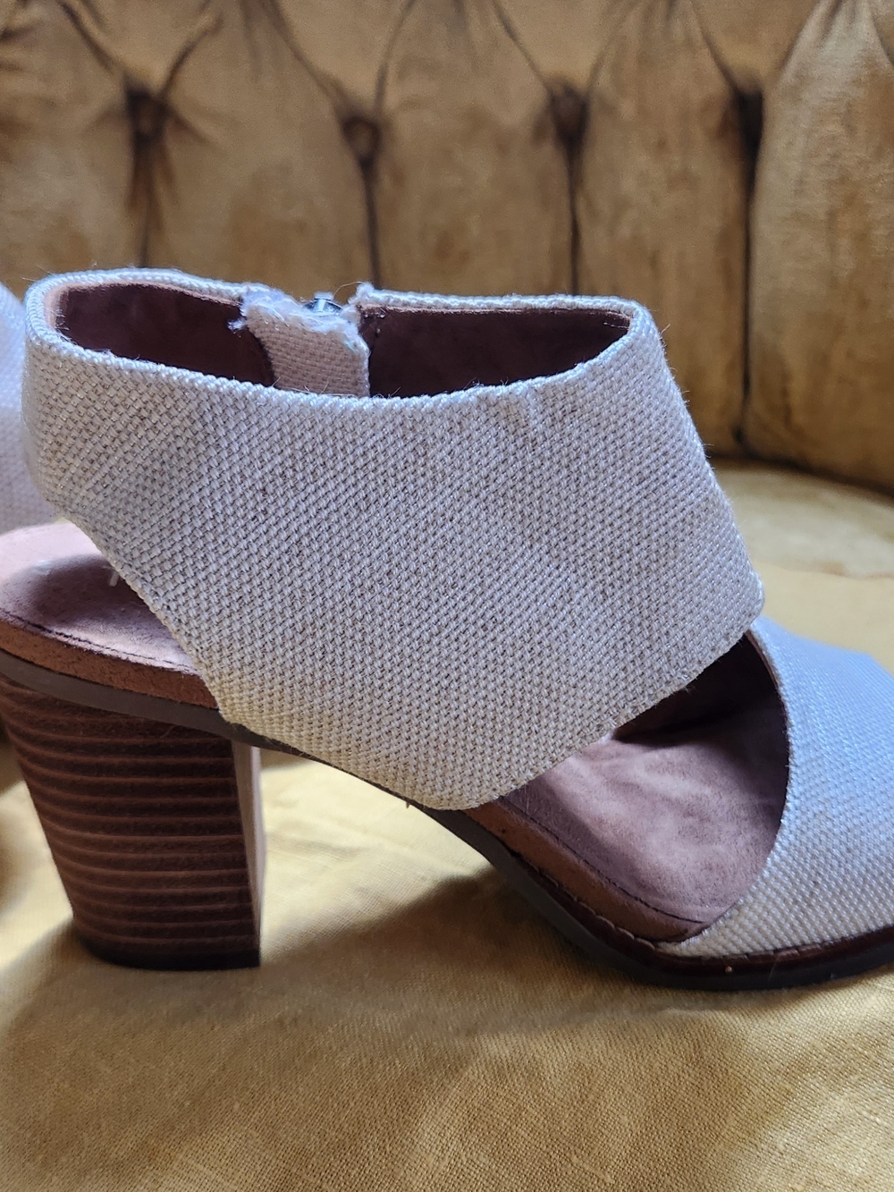 TOMS Women's Cream Open-Toe Block Heel Sandal